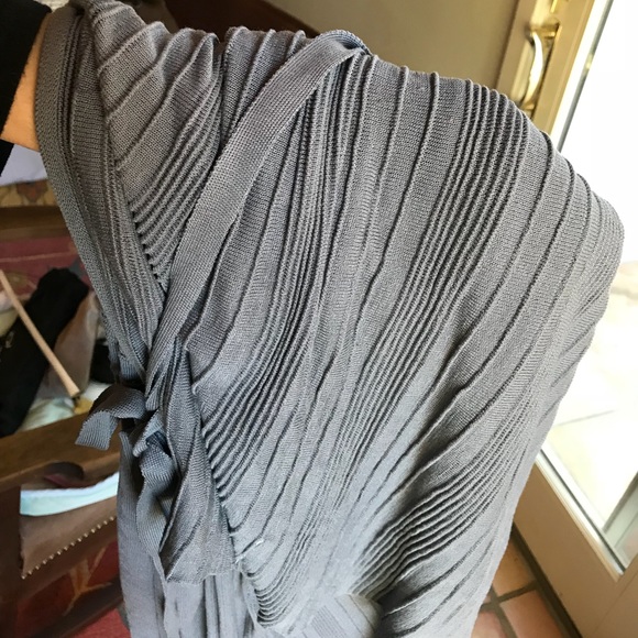 Vintageous Sweater - Picture 3 of 3